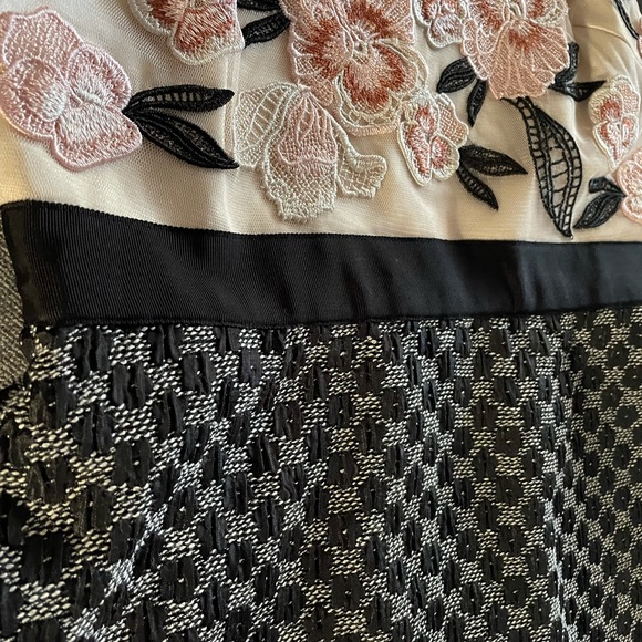 Anthro Loredana Dress by Moulinette Soeurs Size 4 Floral Embroidered Pencil - Picture 7 of 13